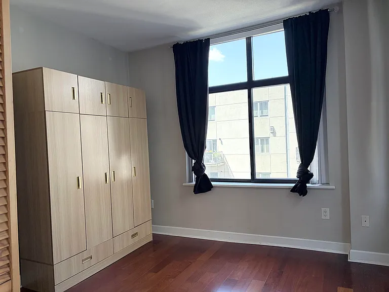 610 Newark St #5H — Photo 5