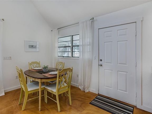 5th image of 35142 W Griffin Dr