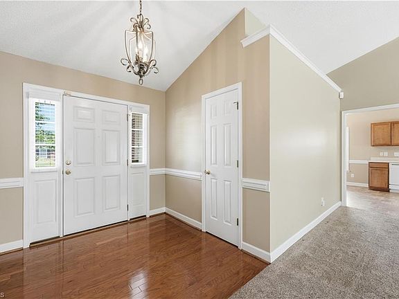 3rd image of 2035 Sweetbay Cir