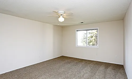 PEARLWOOD ESTATES Photo 1
