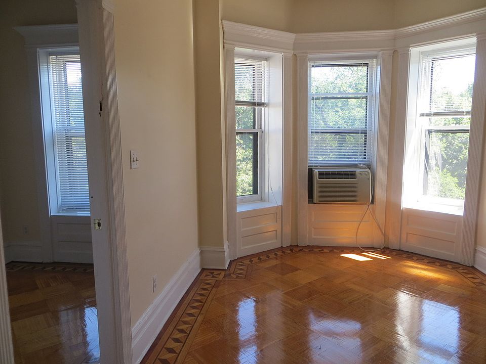 1st image of 30 Prospect Park SW #3