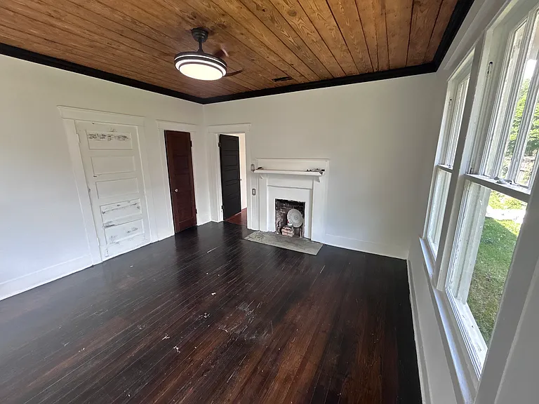 2034 North Blvd — Photo 2