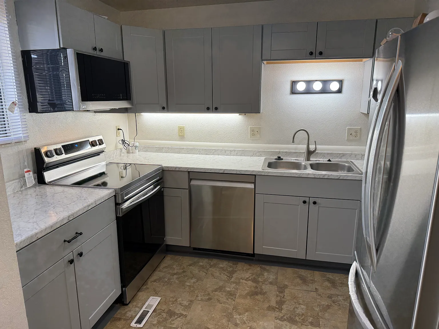 10850 Albion Drive — Photo 3