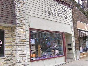 2nd image of 128 N Main St