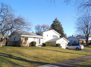 2910 Lilac Ln, Northbrook, IL