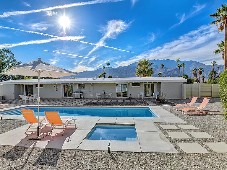 2290 N Cerritos Rd — Photo 2