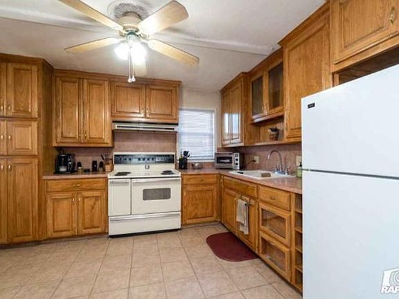 3rd image of 1306 College Ave #A