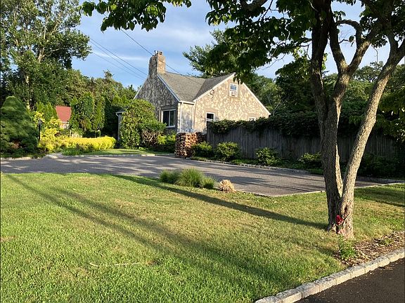 2nd image of 26 Hickory Road