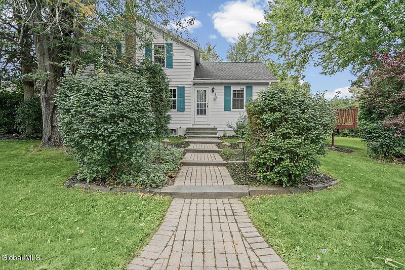 3rd image of 1167 Meadowdale Road