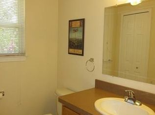 9062 Hix Rd, Livonia, MI 48150