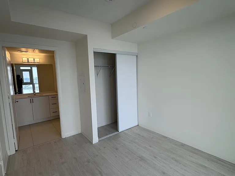 8960 Jane St #709 — Photo 6