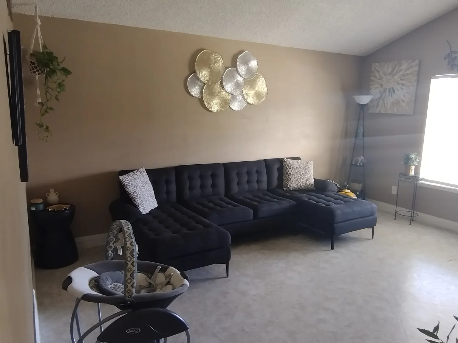 3 bed, 1079 sqft, $2,000 — Photo 4