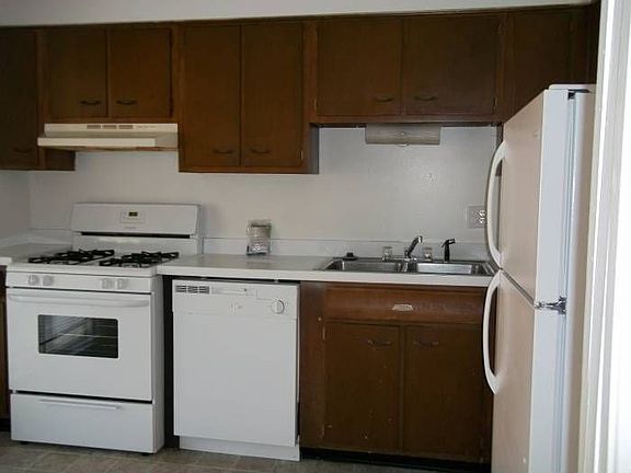 Plenty of Cabinets