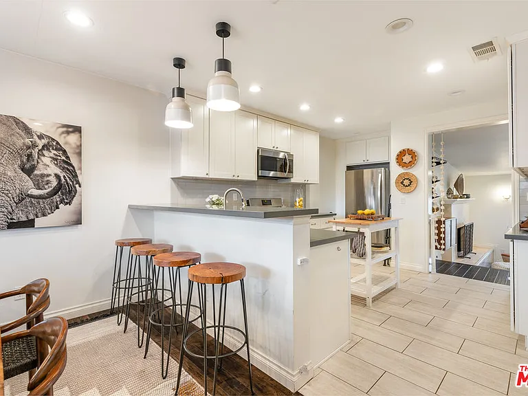 1024 N Naomi St — Photo 4