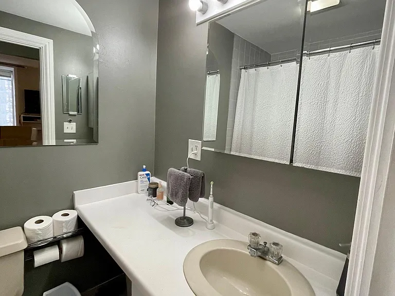 42 W Newton St #B3 — Photo 11