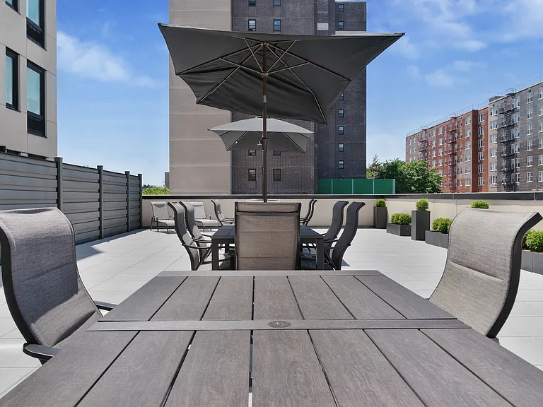 18303 Hillside Ave #7B — Photo 22