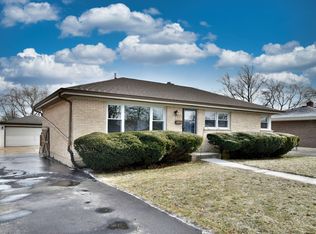 913 N Neva Ave, Addison, IL 60101