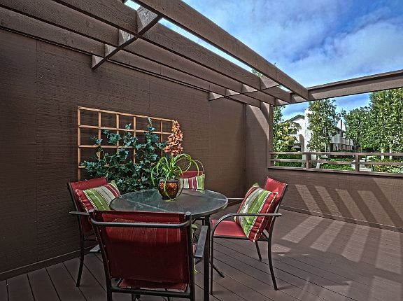 3rd image of 8720 Villa La Jolla Dr Unit 116