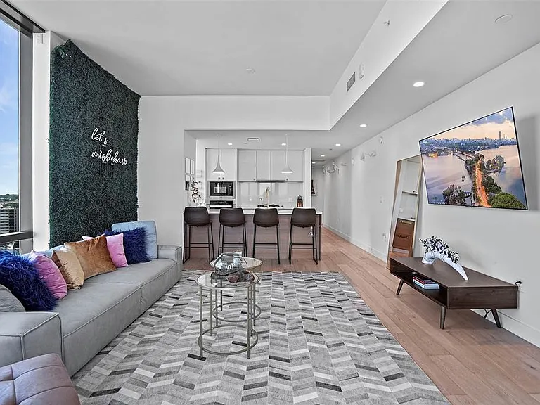 70 Rainey St #1409 — Photo 8