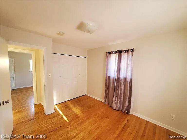5637 Merrick St — Photo 11