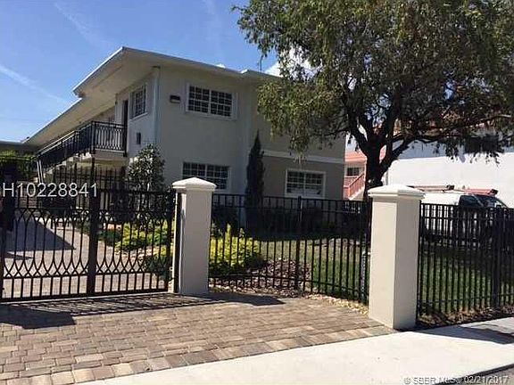 3rd image of 1780 S Glades Dr APT 21