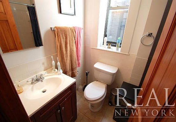 2nd image of 254 Broome St APT 015