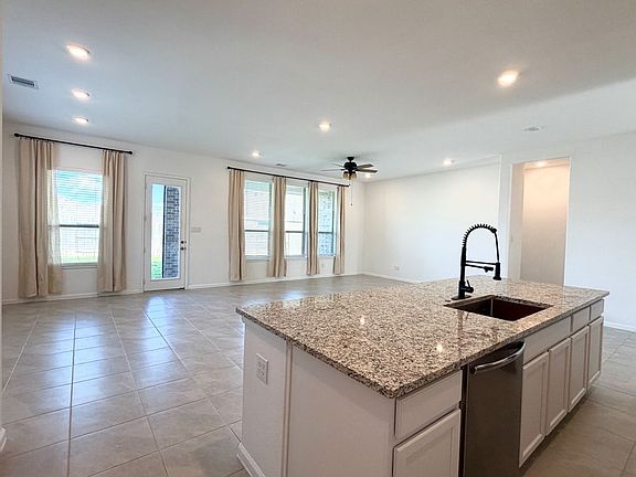 3rd image of 3715 Rock Ledge Dr