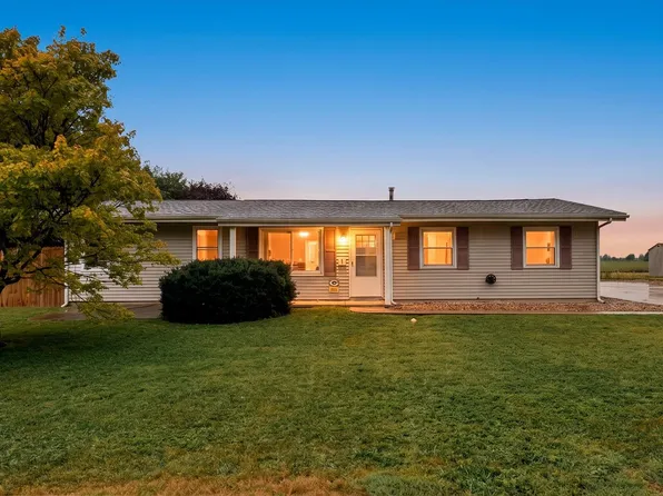 549 S Hinkley St, Bement, IL 61813