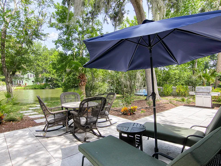 1264 Center Lake Dr — Photo 3