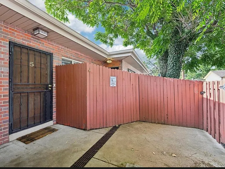 W 35th Ave — Photo 19