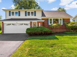 30 Crestwood Dr, Schenectady, NY 12306