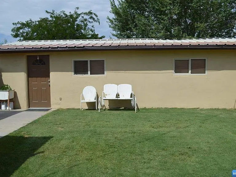 1 Encina St — Photo 2