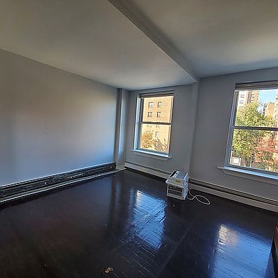 4th image of 136 9th Ave #3AB