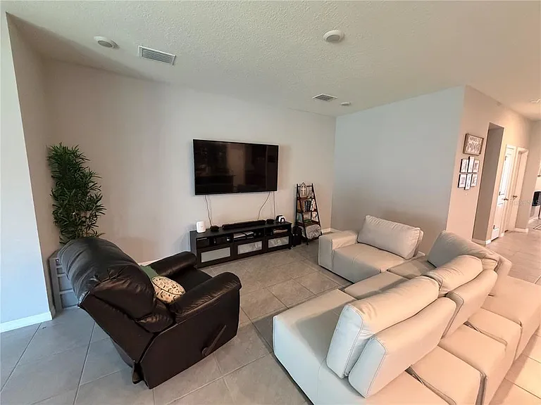 3747 Capri Coast Dr — Photo 7