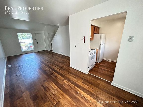 3rd image of 649 Villa Dr