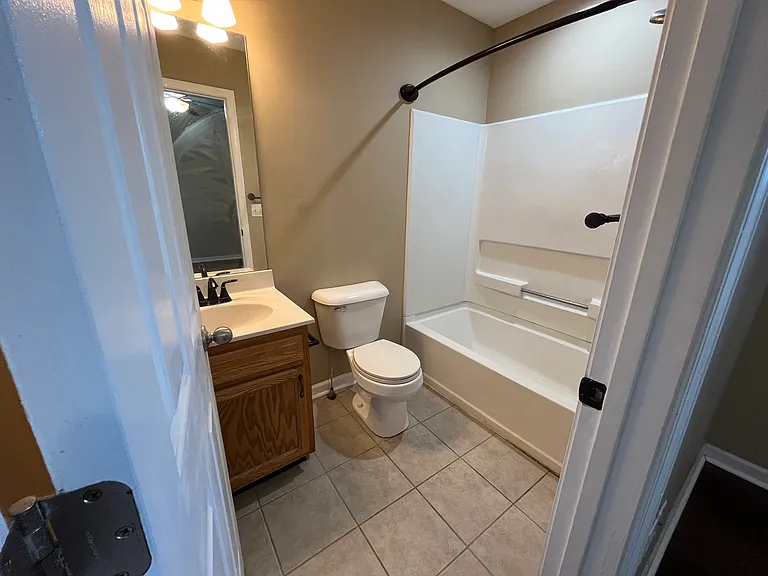 415 Dabney Dr — Photo 10