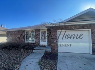 1452 E Camino Alto St, Springfield, MO 65804