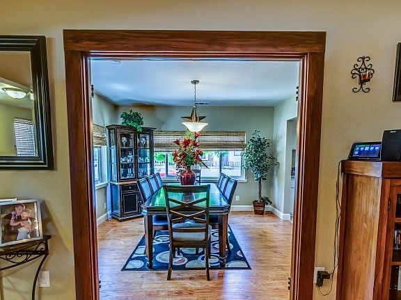 Formal Dining