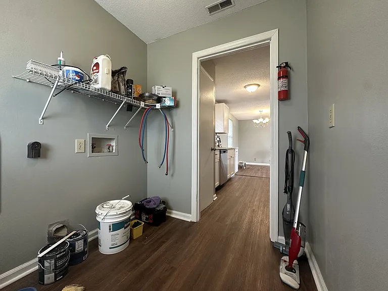 361 Dupuis Dr — Photo 11