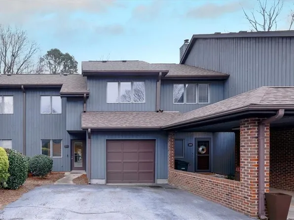 210 College Rd APT 303, Greensboro, NC 27410