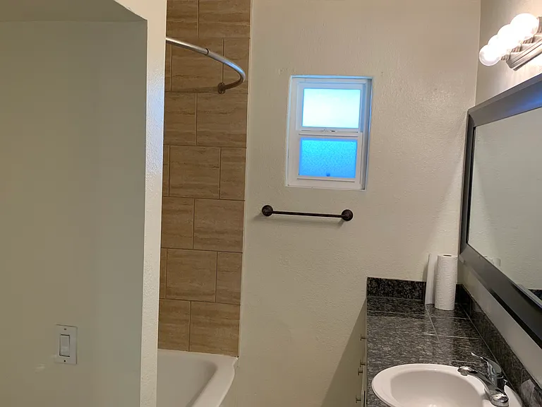 1005 E Water St #2 — Photo 9