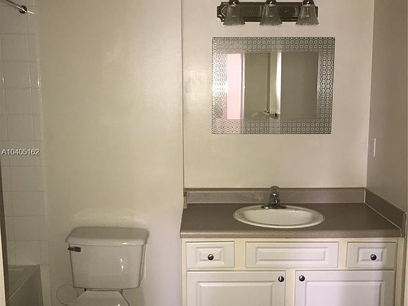 4th image of 160 SW 117th Ter APT 105