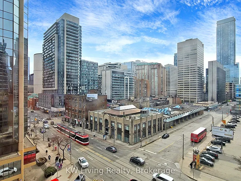 633 Bay St #814 — Photo 39