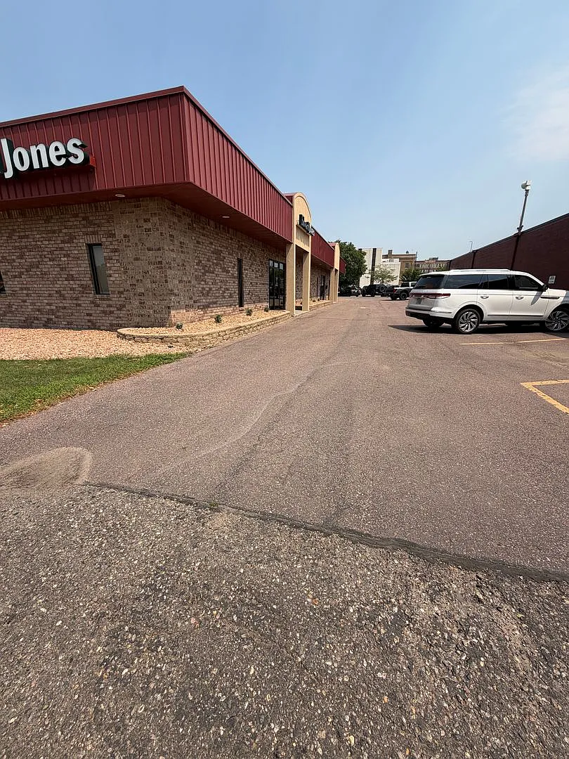 123 Commercial Aberdeen Homes ll — Photo 2