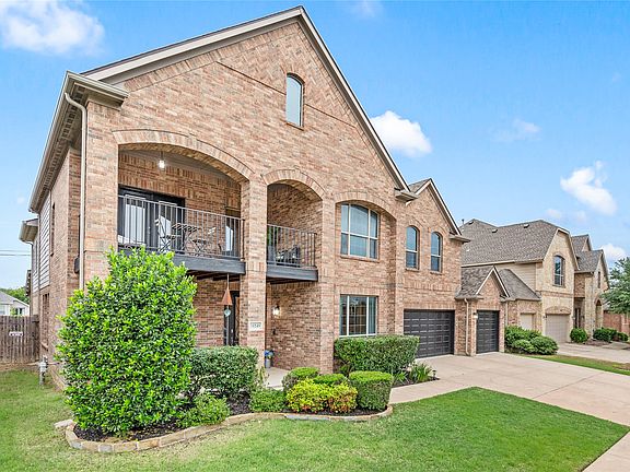 4th image of 10249 Crowne Pointe Ln