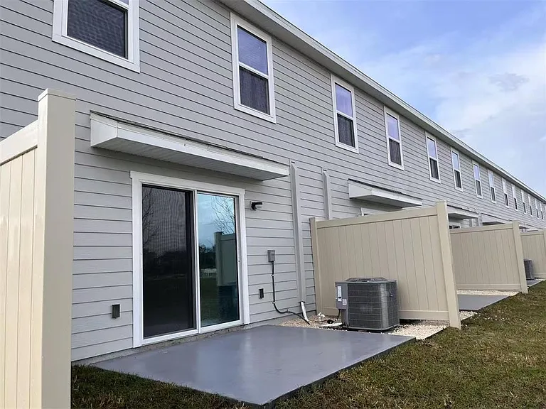 8241 SW 67th Ave — Photo 18