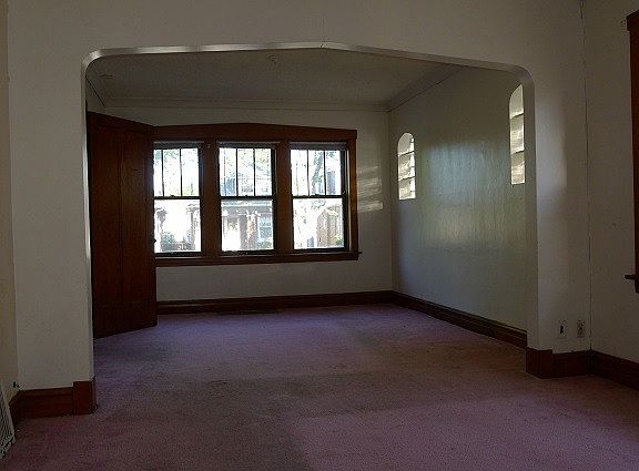 3rd image of 1318 Cuyler Ave