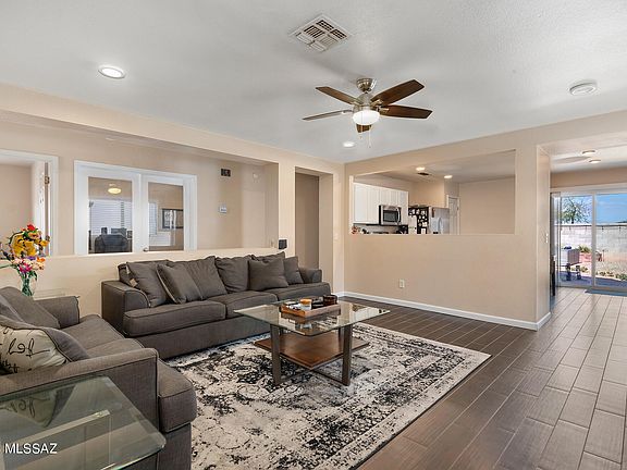 3rd image of 6227 S Sarah Elizabeth Dr