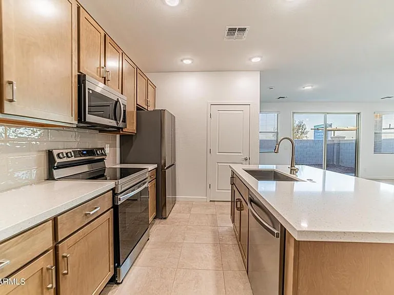 15085 W Desert Bloom St — Photo 7