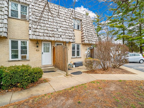 2nd image of 24025 W Oak St #24025